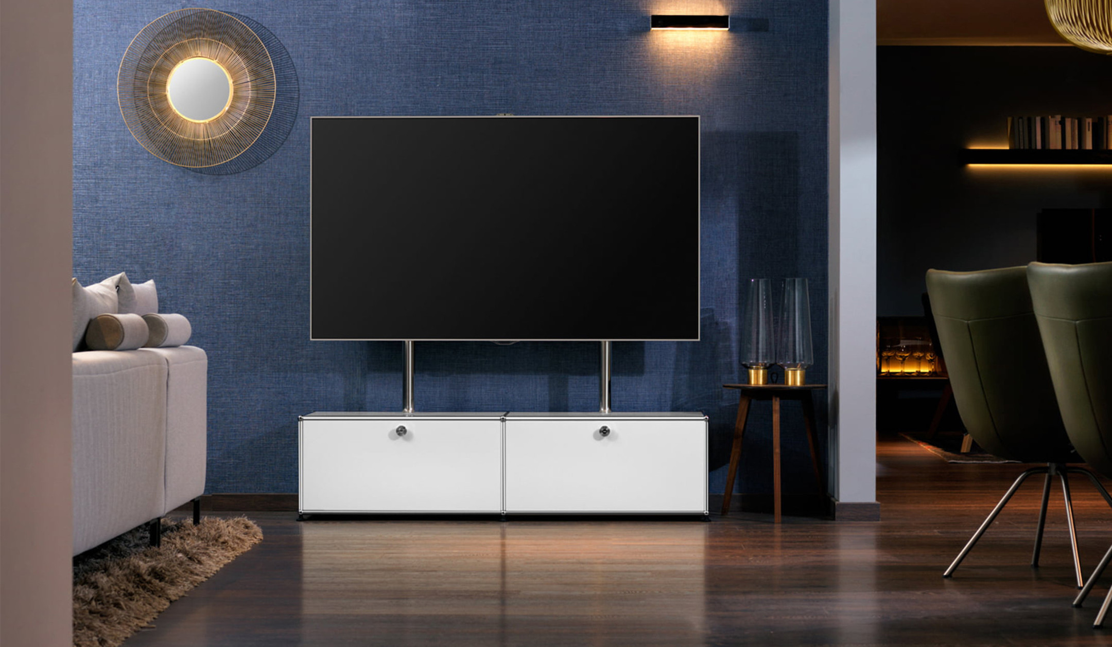 infoWERK-FM150-lowBOARD-mit-Halterung-fur-Displays-bis-86-Zoll-fur-elegante-Besprechungsraume