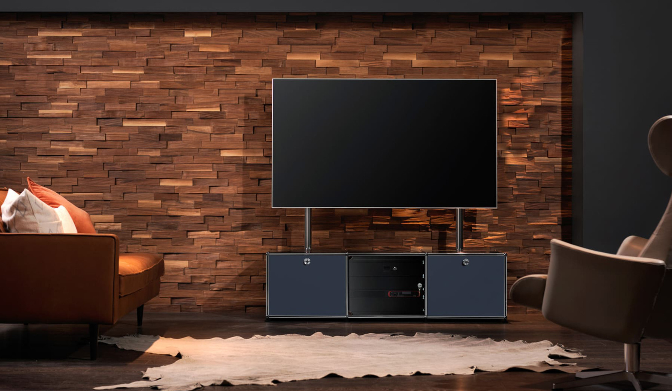 infoWERK-FL150-lowBOARD-mit-Halterung-fur-Displays-bis-zu-98-Zoll-fur-stilvolle-Konferenzraume