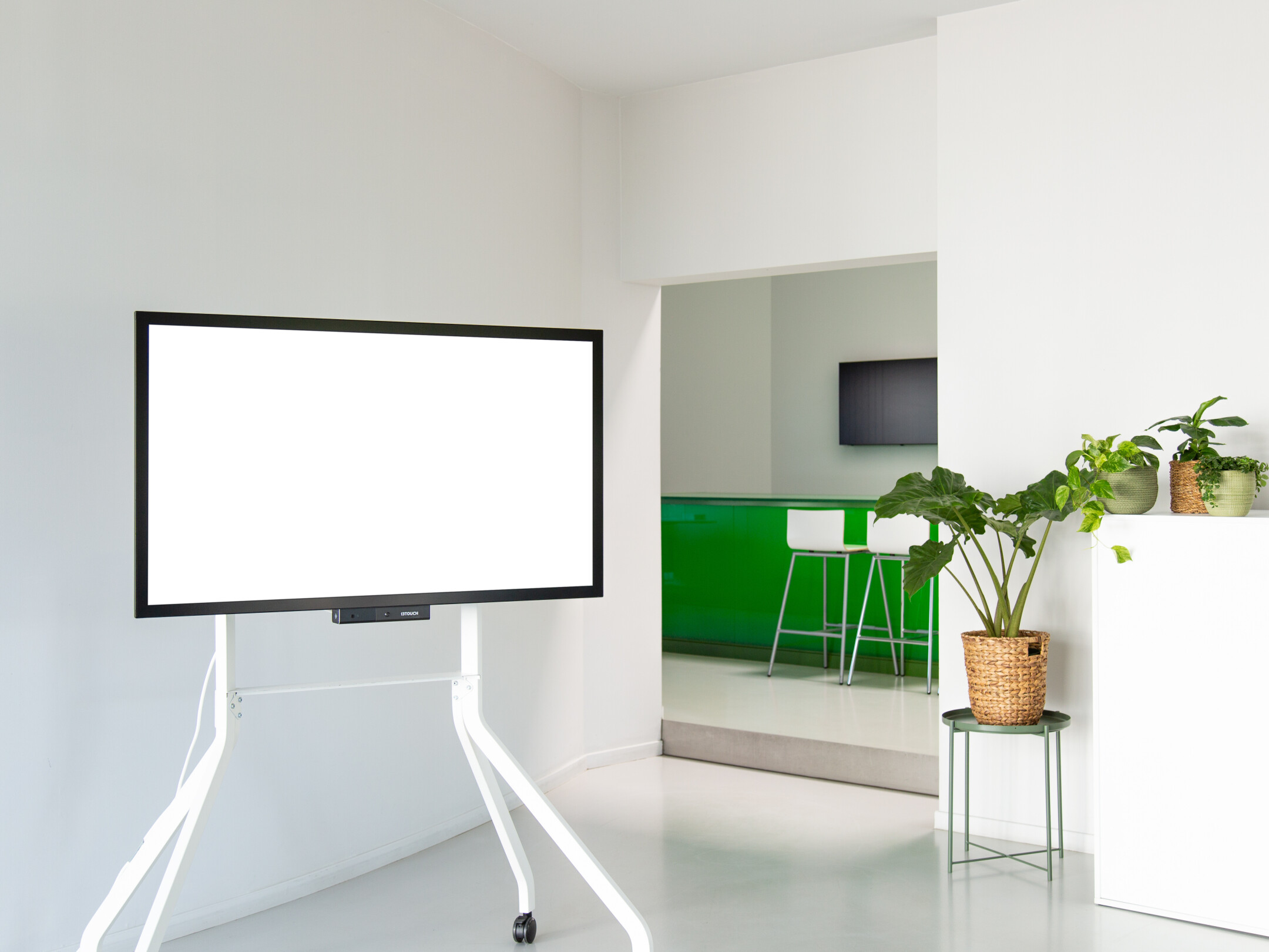 i3-Technologies-i3TOUCH-PX86-inkl-Wandhalterung-3-i3LEARHNHUB-Individual-Lizenzen-3-Jahre