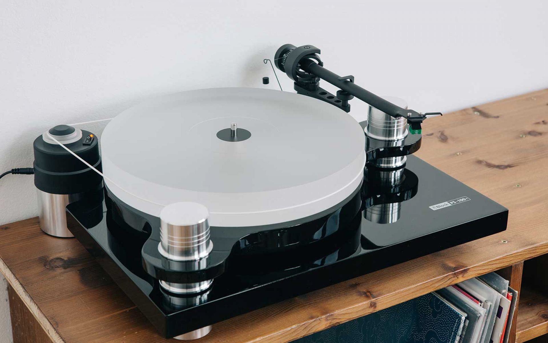 Block-PS-100-PS-100-platenspeler-in-zwart