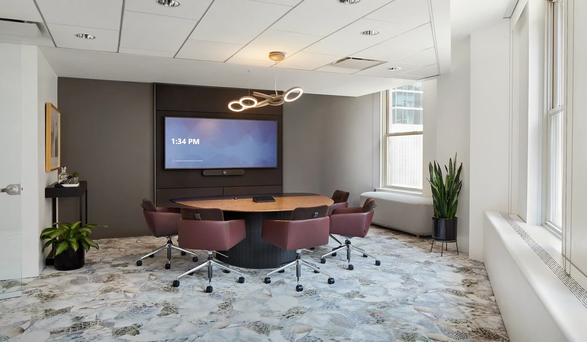 Steelcase-OcularTM-COUPE5-Konferenztisch-fur-kleine-Meetingraume-mit-5-Personen-ideal-fur-Videokonferenzen