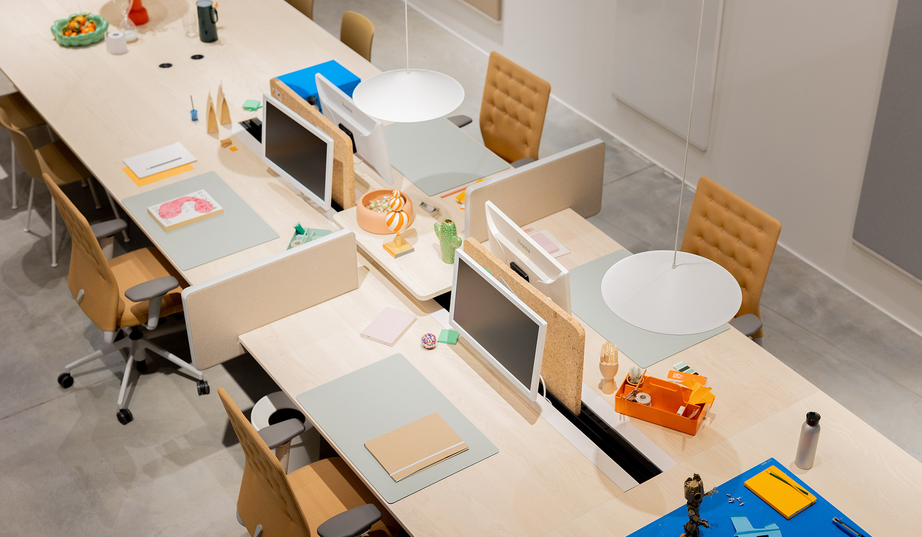 Vitra-Joyn-2-Platform-Tisch