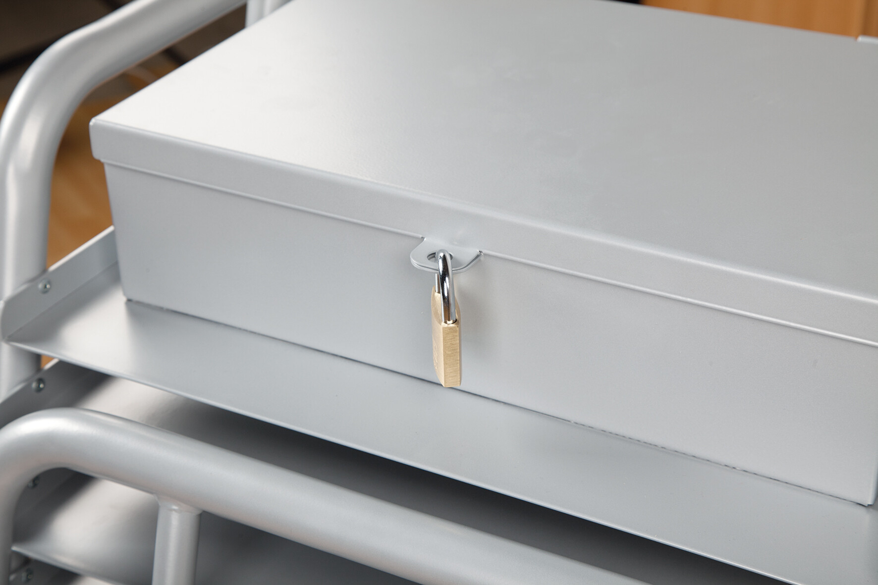 Conen-Laptopschrank-aus-Metall