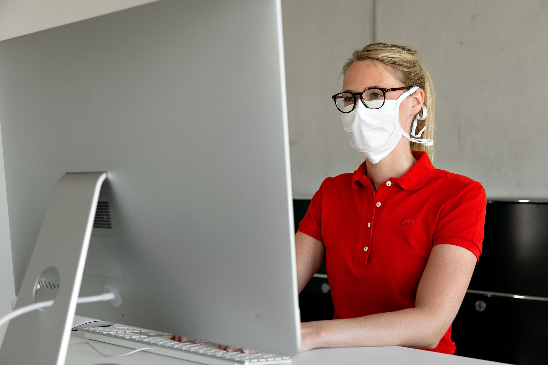 celexon Behelfs- Mund- und Nasenmaske Premium 100% Baumwolle mehrlagig ÖkoTex100 - mit Binder celexon Behelfs- Mund- und Nasenmaske Premium 100% Baumwolle mehrlagig ÖkoTex100 - mit Binder