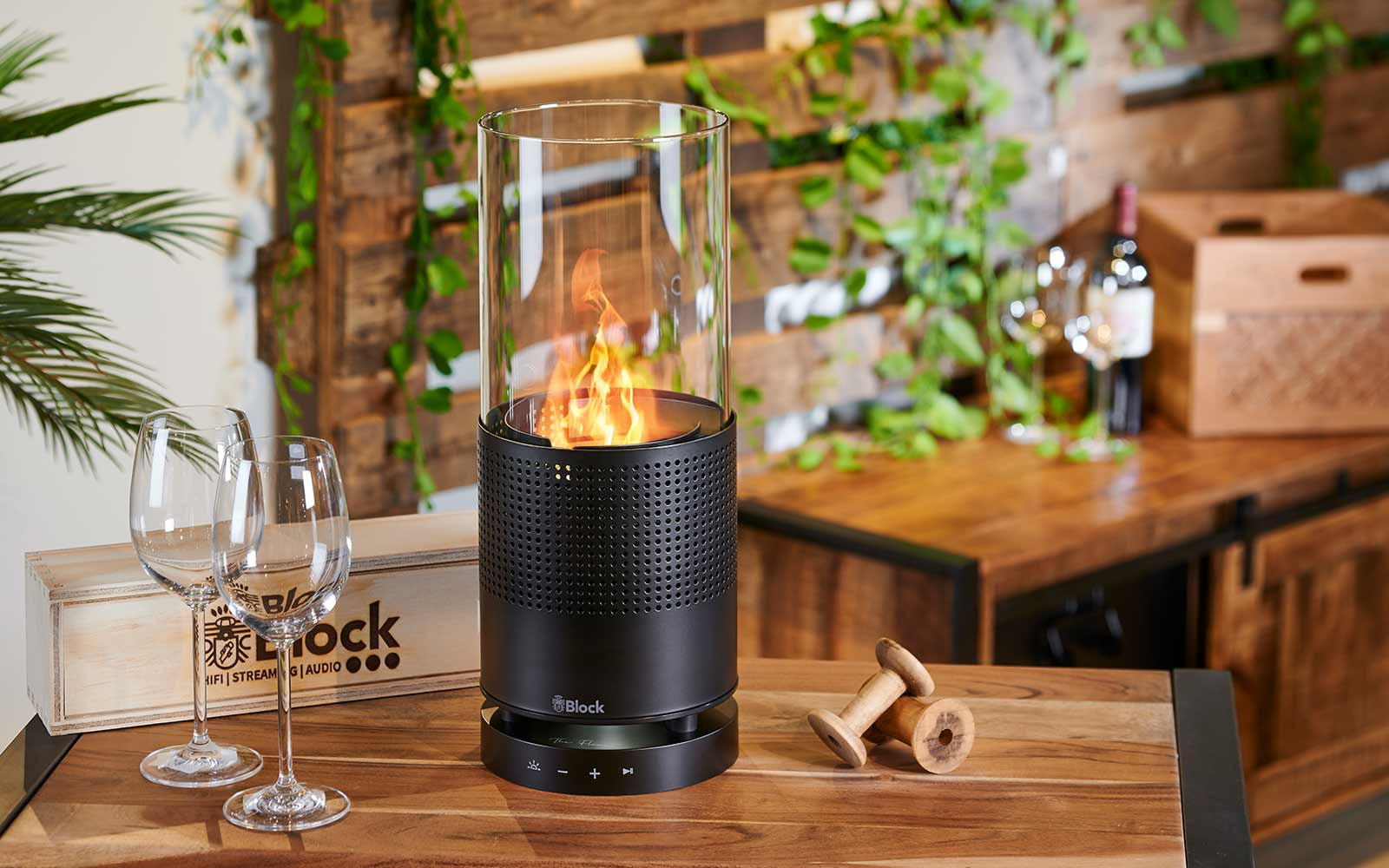 Block-The-Flame-draadloze-Bluetooth-luidspreker-met-tafellamp-voor-een-gezellige-sfeer-in-zwart