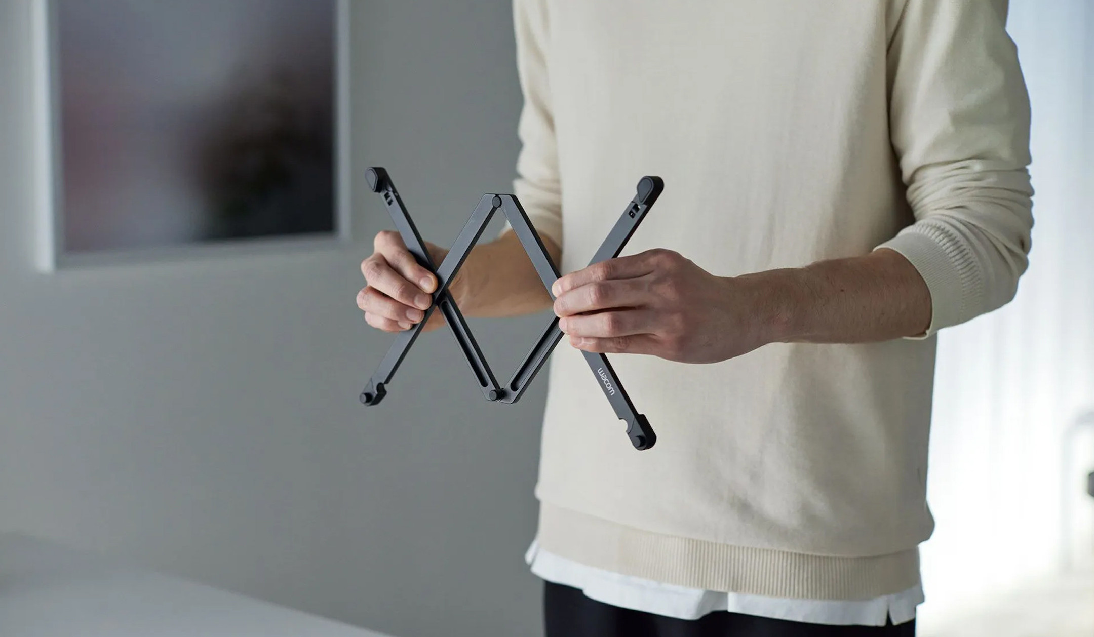 Wacom-opvouwbare-standaard-voor-One-en-Movink-pennendisplays