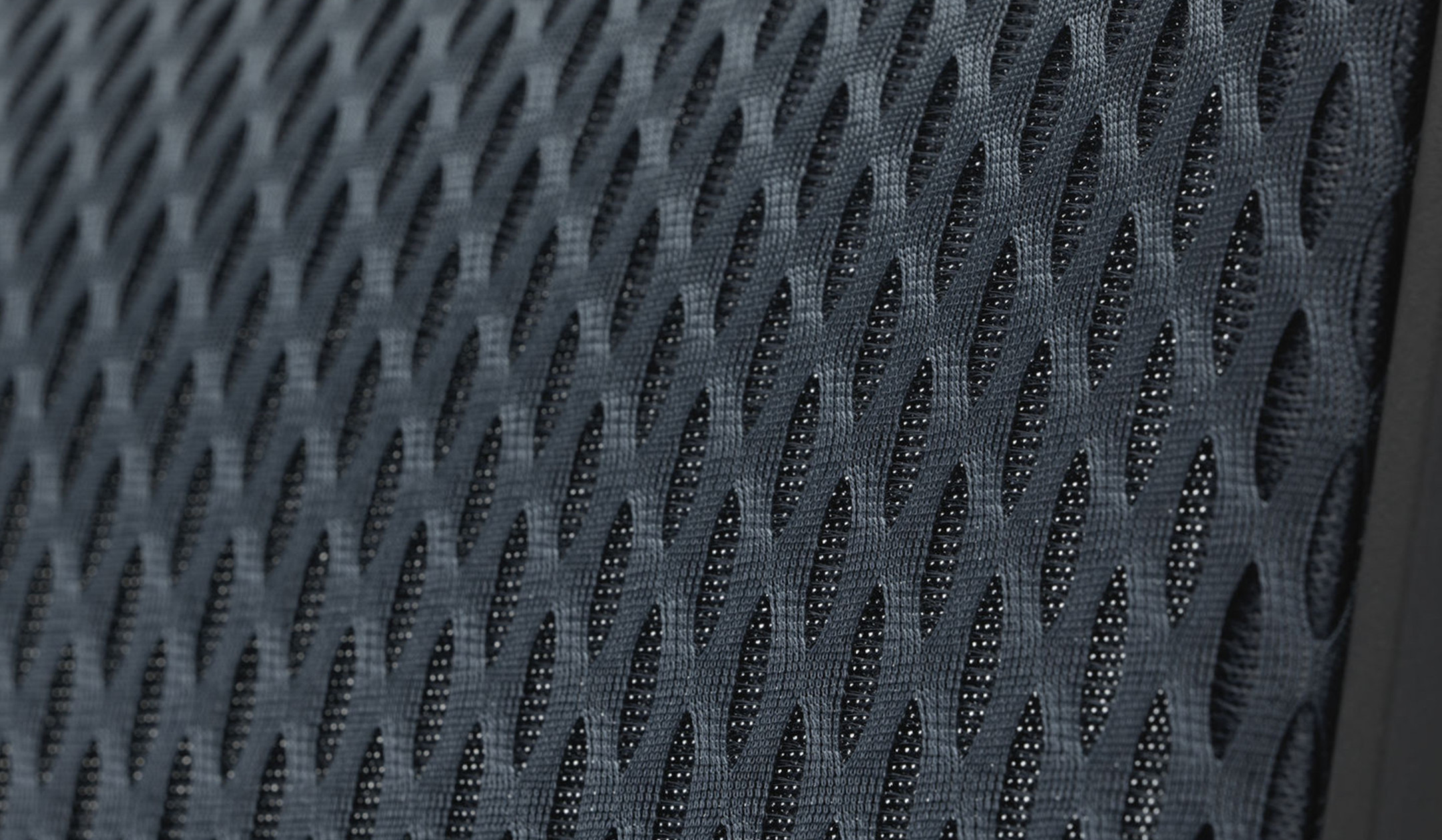 Vitra-ID-Visitor-Mesh-Besucherstuhl-mit-wabenformiger-Diamond-Mesh-Ruckenlehne