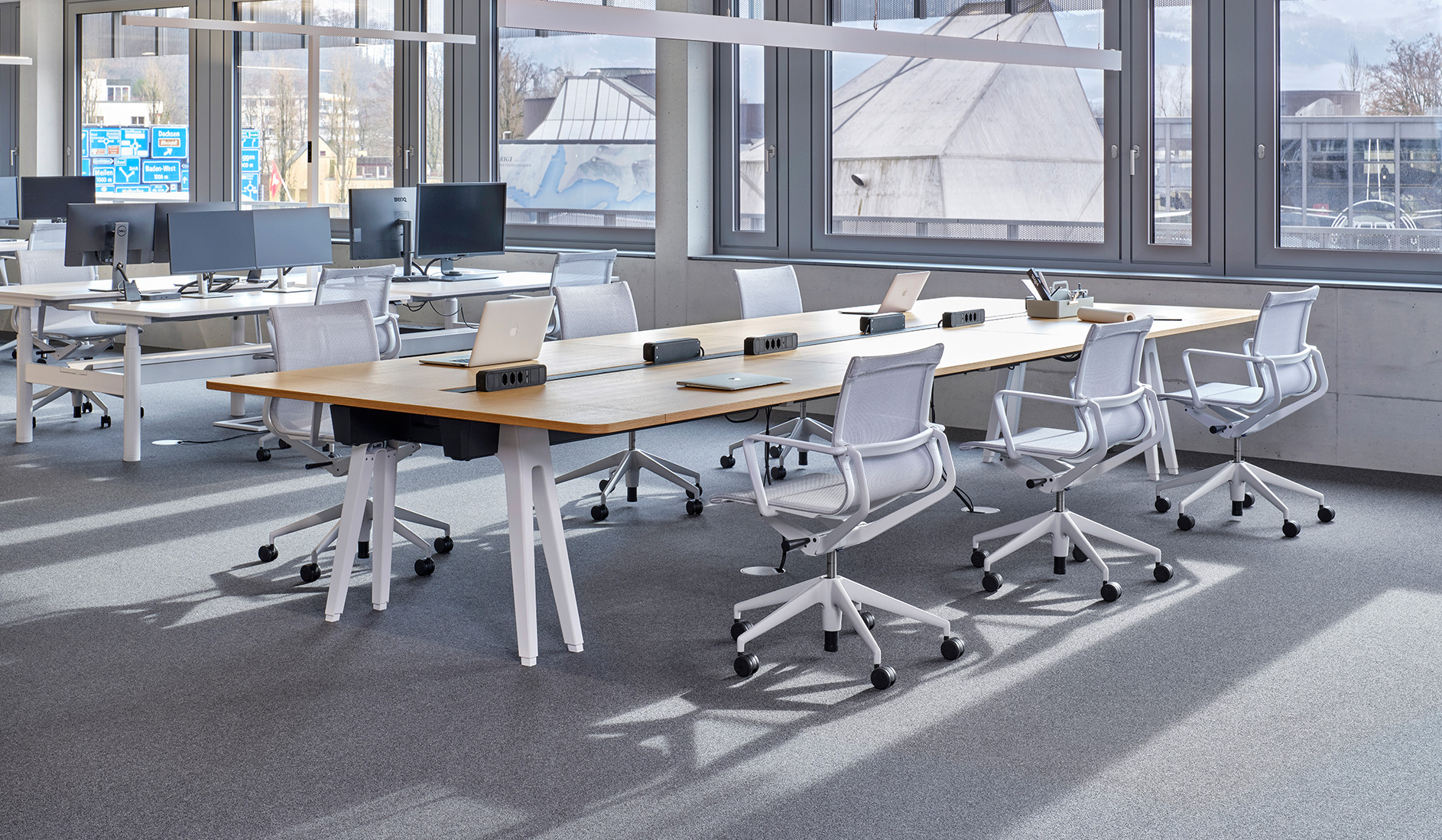 Vitra-Joyn-2-Platform-Tisch