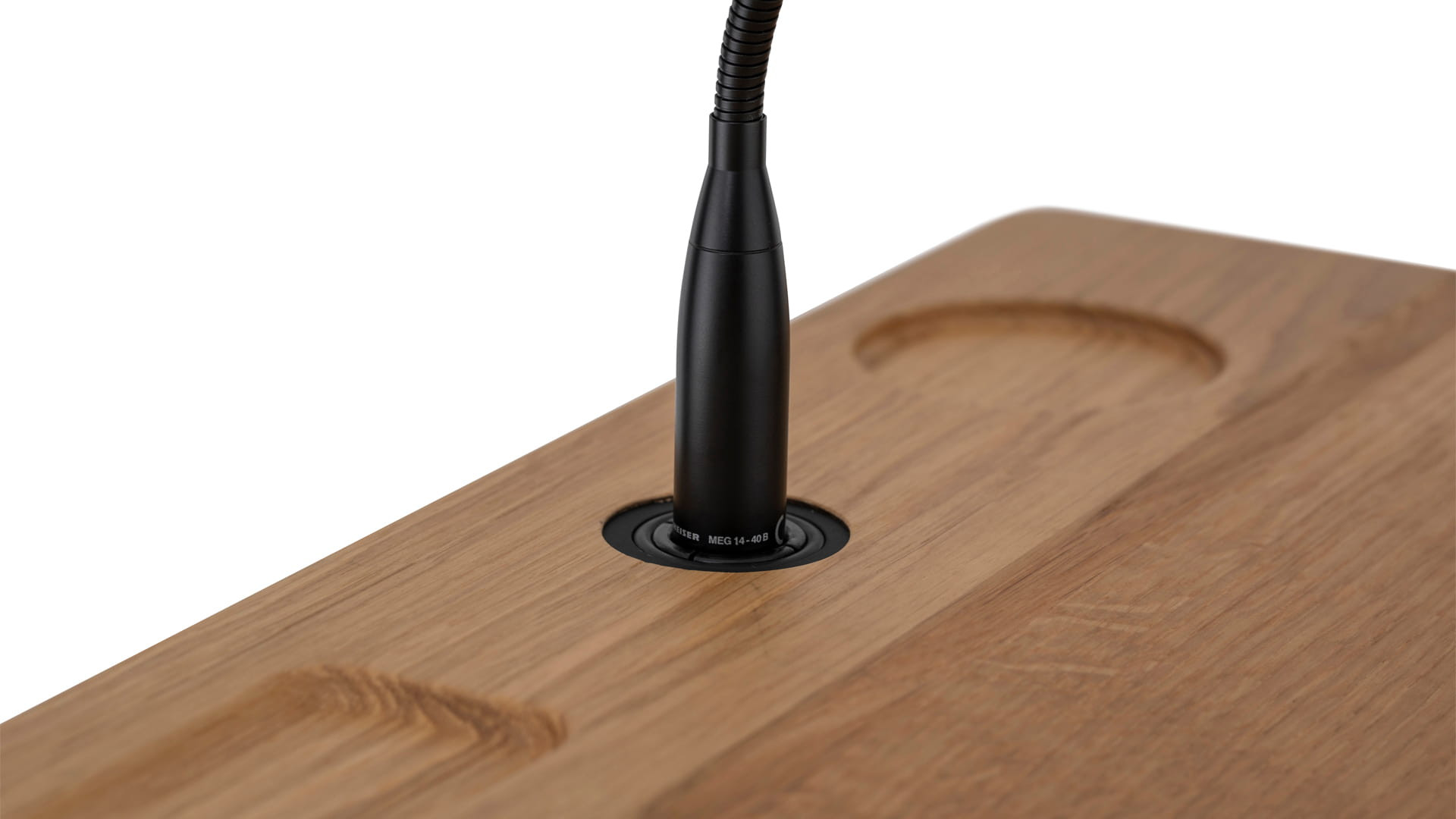 infoWERK-FM75-Rednerpult-aus-Metall-und-Holz-mit-optionalem-Display