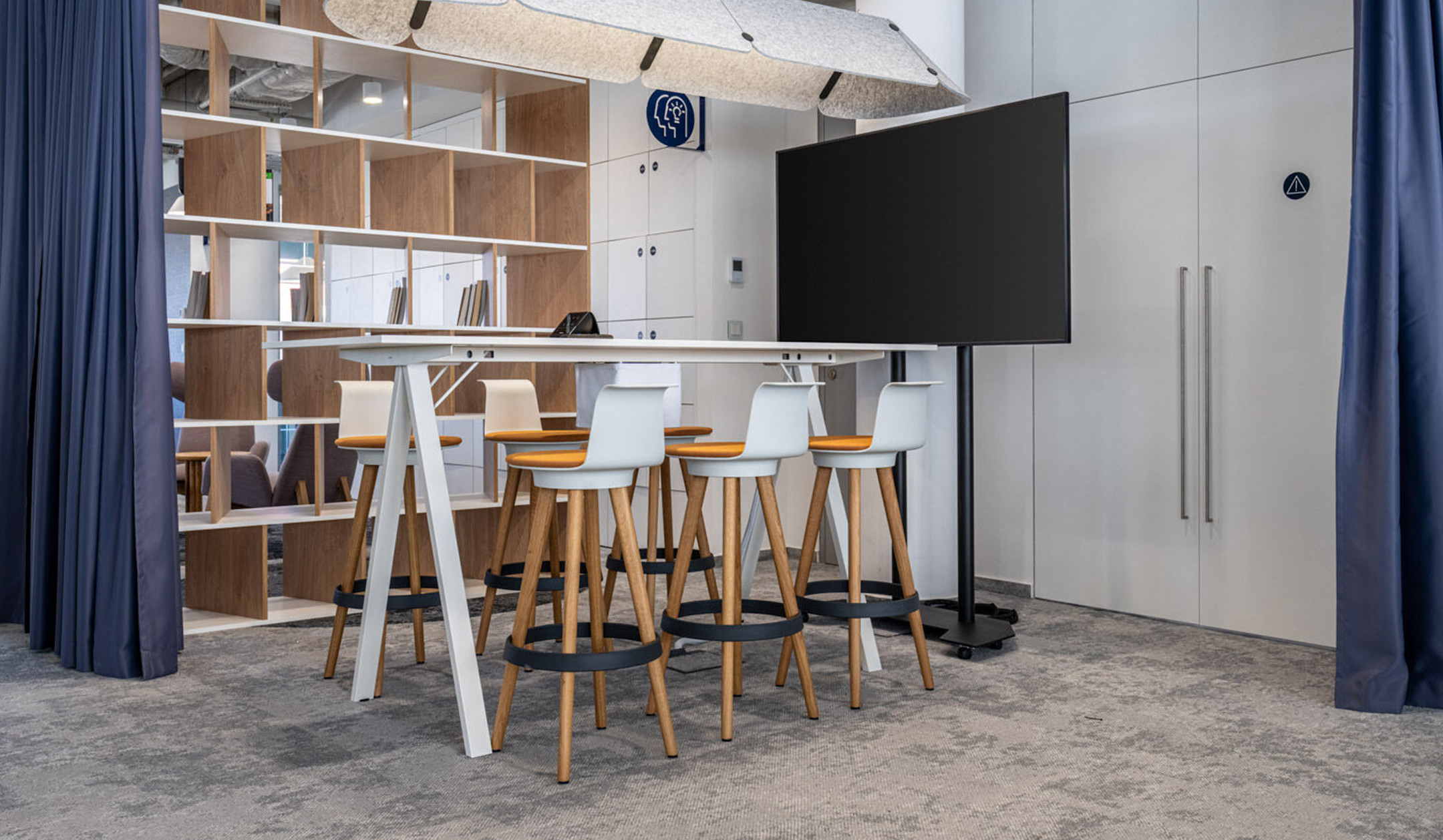 Bene-TIMBA-Stool-in-Steh-oder-Sitzhohe-aus-Massivholz-optional-mit-Lehne