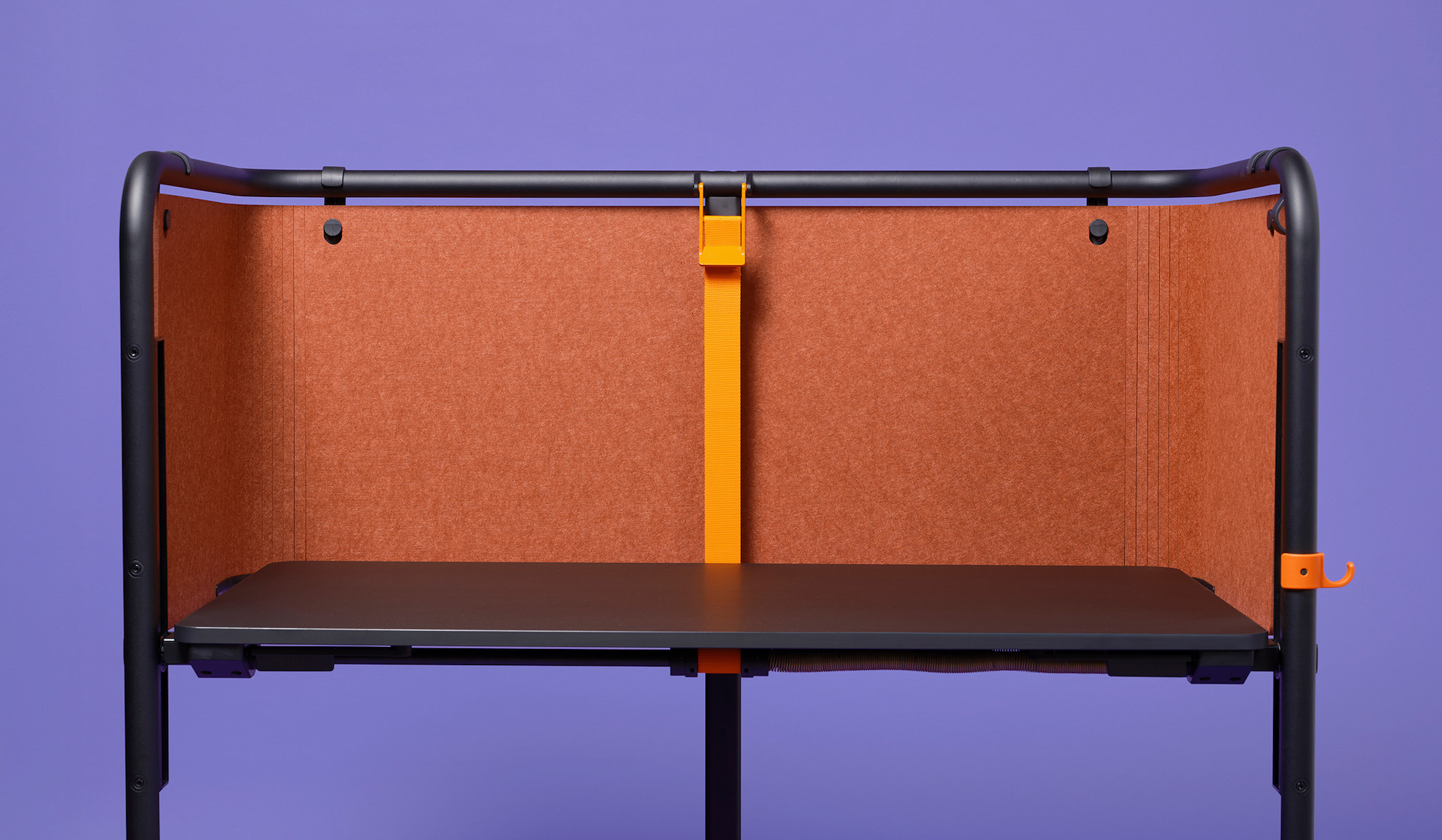 Vitra-Scout-Work-hohenverstellbarer-Einzelschreibtisch-mit-Sichtschutz-Accessoires-fur-Open-Spaces