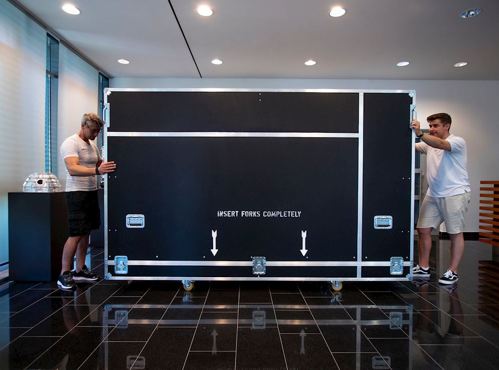 Optoma-QUADShow-Alles-in-een-schermhef-en-transportsysteem-voor-FHDQ130-LED-scherm