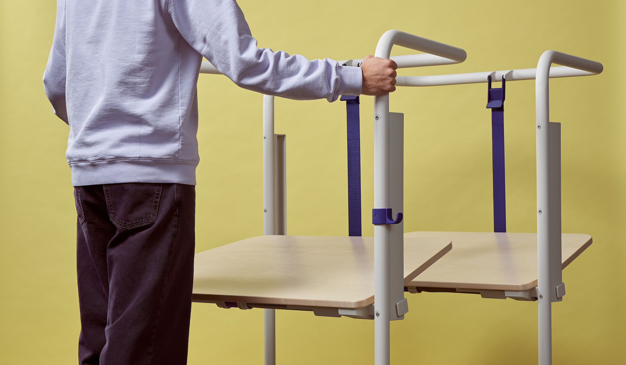 Vitra-Scout-Work-Mobile-hohenverstellbarer-Einzelschreibtisch-auf-Rollen-fur-eine-flexible-Raumgestaltung
