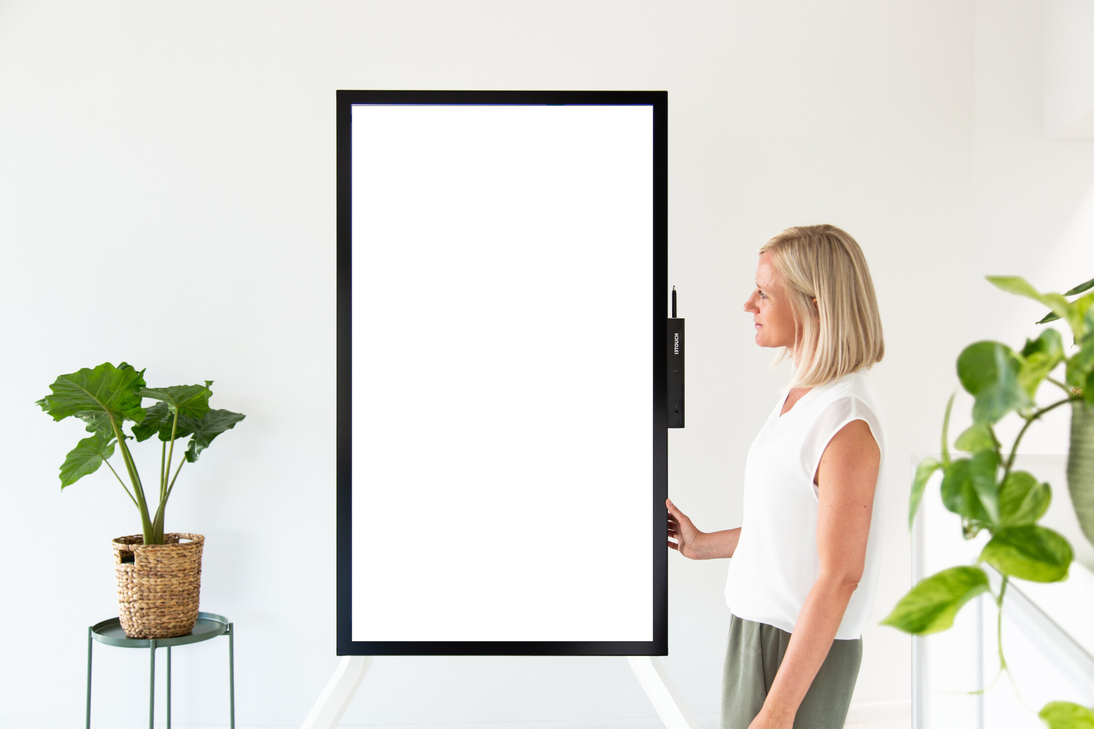 i3-Technologies-i3TOUCH-PX55r-EDU-inkl-Wandhalterung-3-i3LEARHNHUB-Individual-Lizenzen-3-Jahre