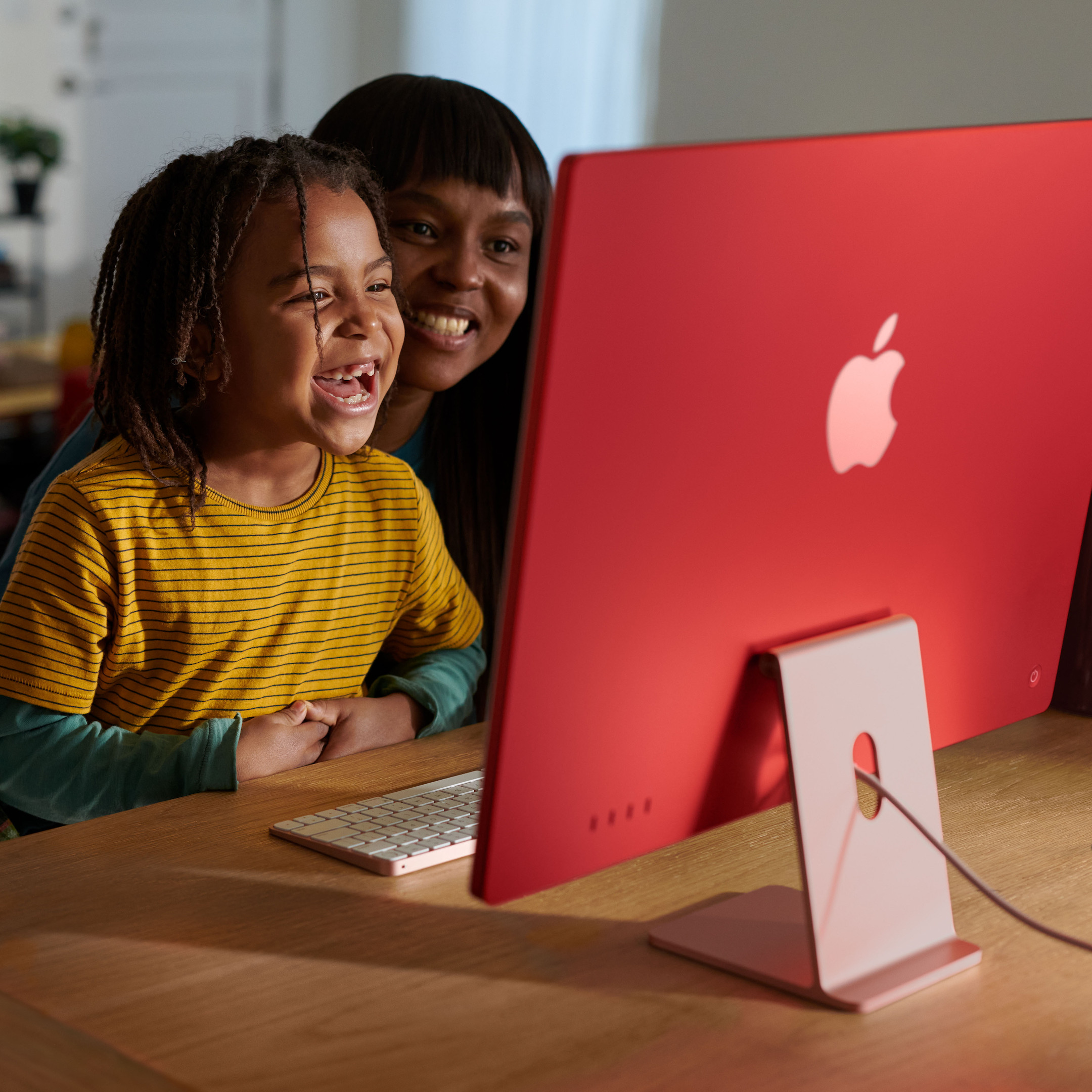 Apple-iMac-24-Retina-4-5K-Display-M3-Chip-mit-8-Core-CPU-10-Core-GPU-256GB-SSD-DE-in-Grun