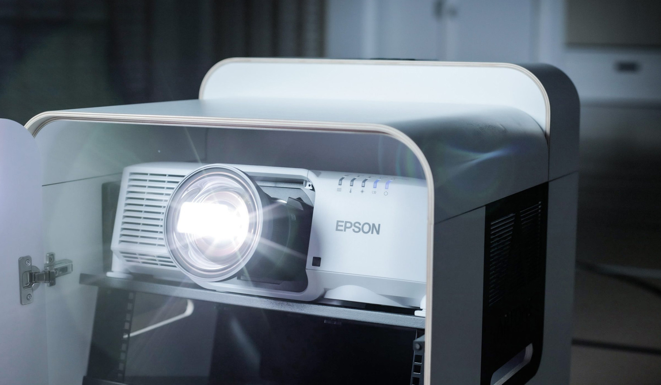 Artome-X20-Medienmobel-mit-Platz-fur-Hochleistungs-Projektor-inkl-starkem-Sound-fur-Events-und-grosse-Flachen-in-weiss