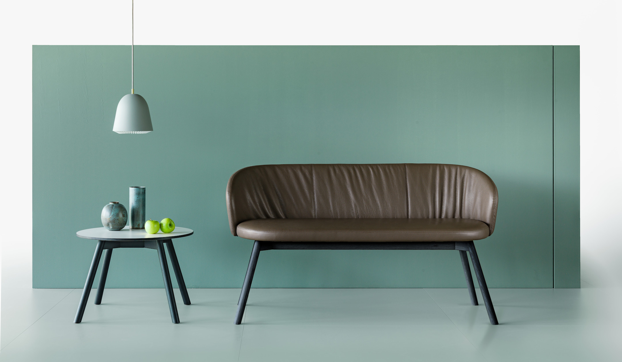 Girsberger-Biala-Beistelltisch-Elegante-Stellflache-fur-Arbeitsutensilien-und-Dekorationen