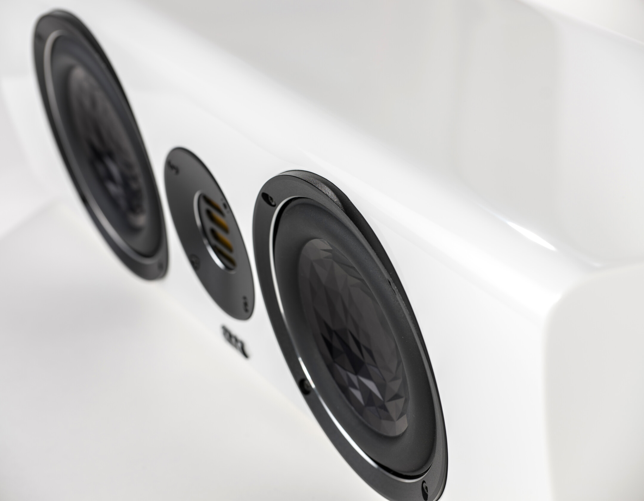 ELAC-Vela-CC-401-2-Weiss-Hochglanz