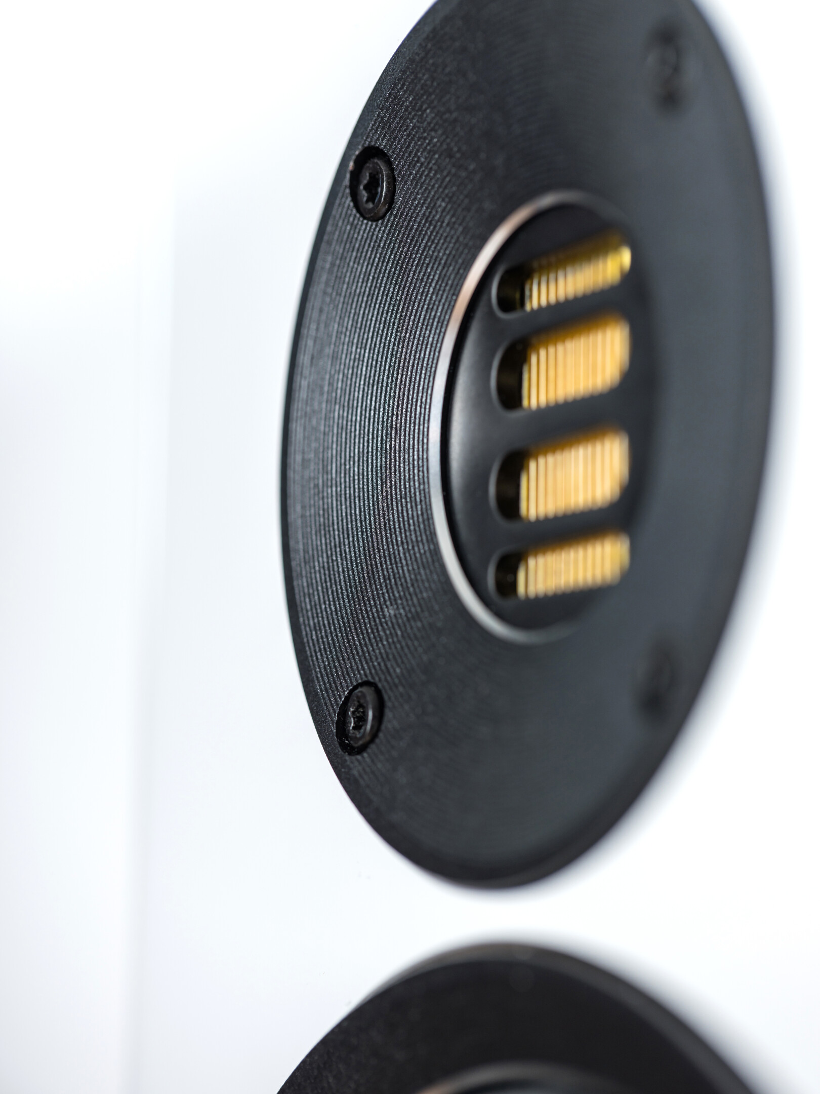 ELAC-Vela-FS-409-2-Weiss-Hochglanz