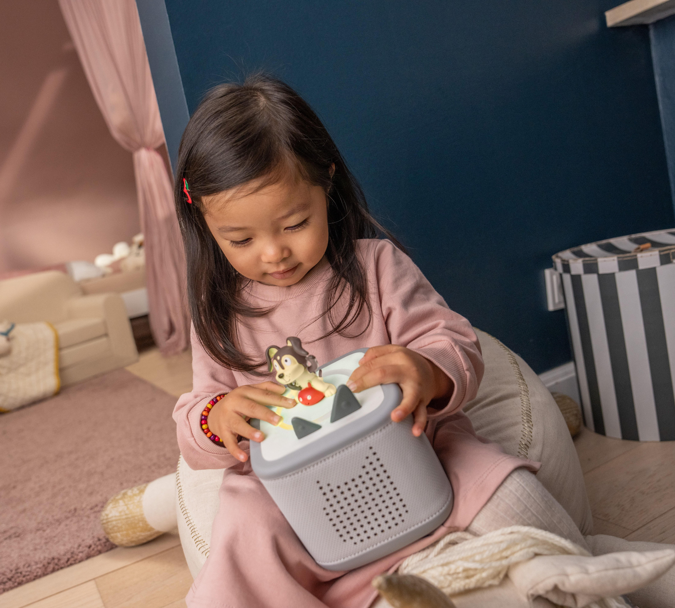 tonies-toniebox-2-starterset-mondgrau-mit-kreativ-tonie-in-rot