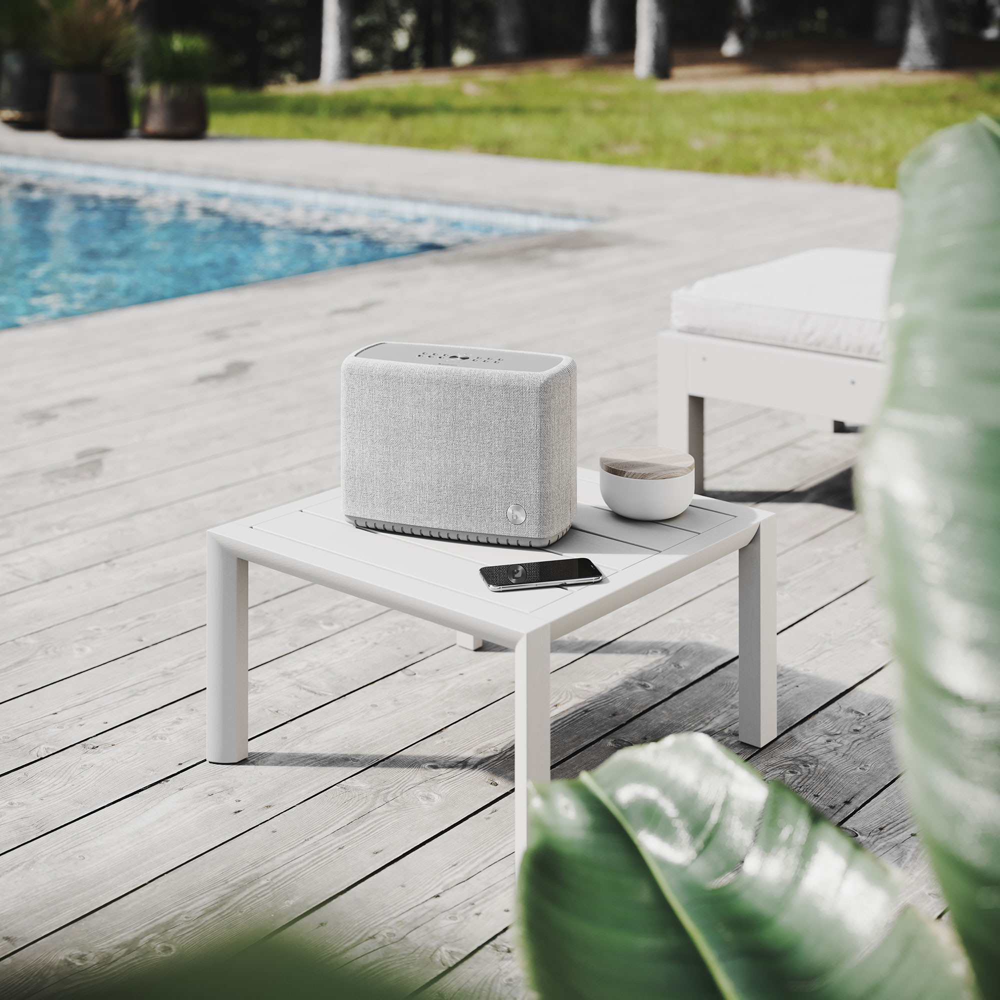 Audio-Pro-A15-portabler-spritzwasserfester-Multiroom-Lautsprecher-in-Hellgrau