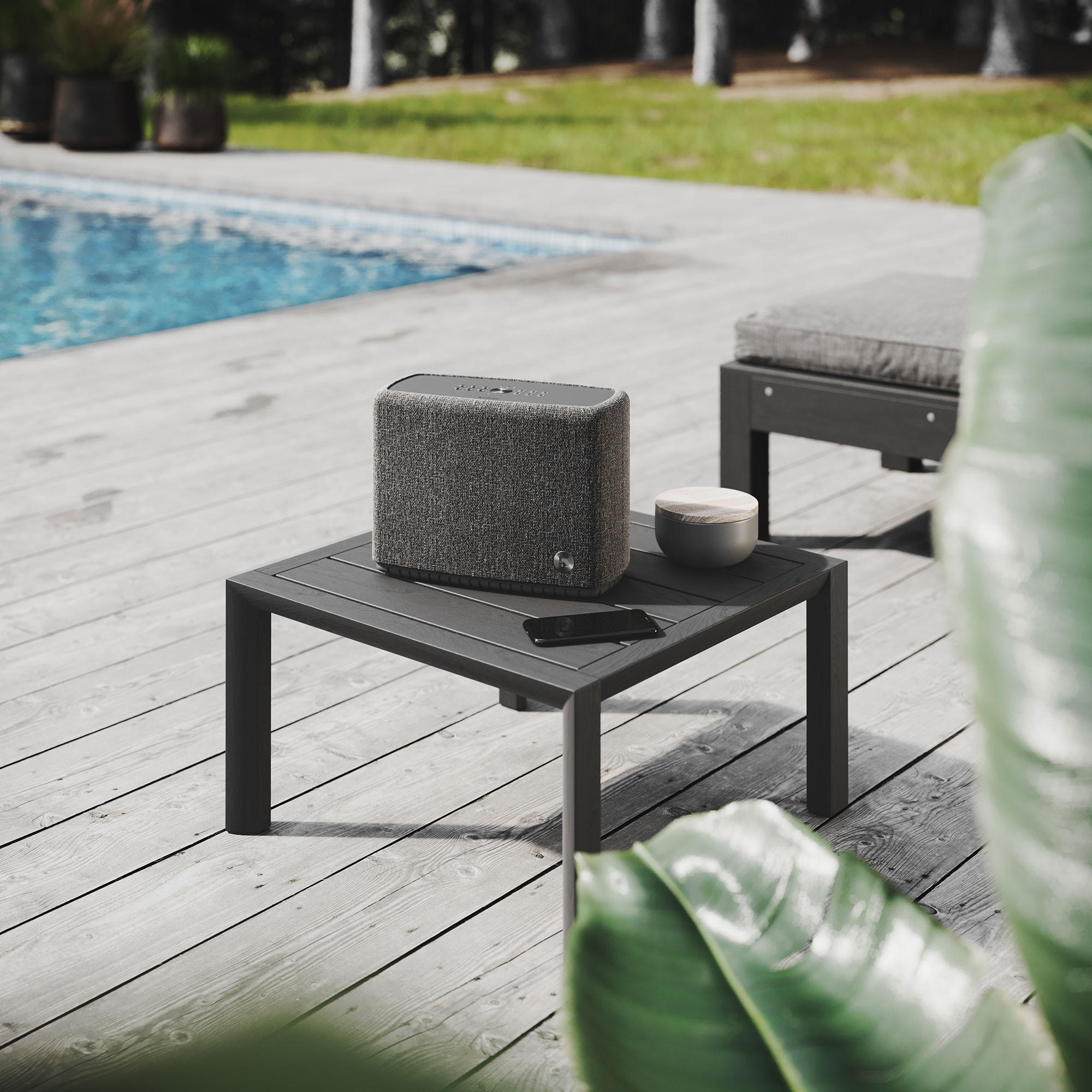 Audio-Pro-A15-portabler-spritzwasserfester-Multiroom-Lautsprecher-in-Dunkelgrau