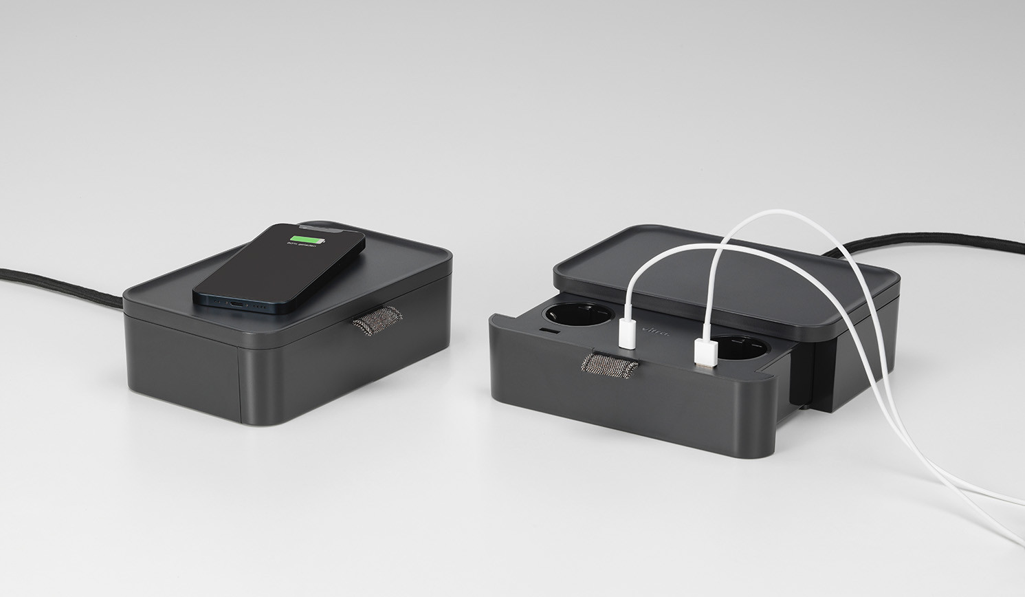 Vitra-Ampi-Stromanschlussbox-fur-die-Elektrifizierung-des-Arbeitsplatzes-in-basic-dark