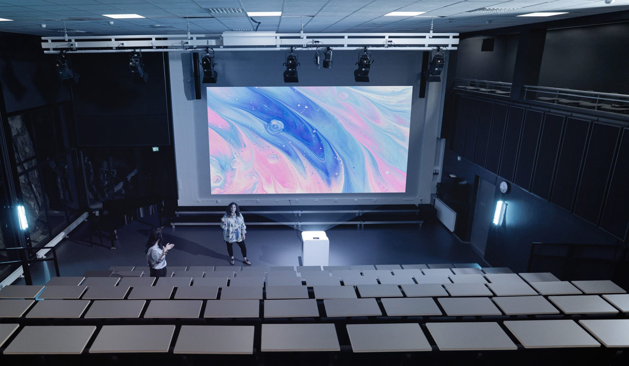 Artome-X20-Medienmobel-mit-Platz-fur-Hochleistungs-Projektor-und-inkl-starkem-Sound-fur-Events-und-grosse-Flachen