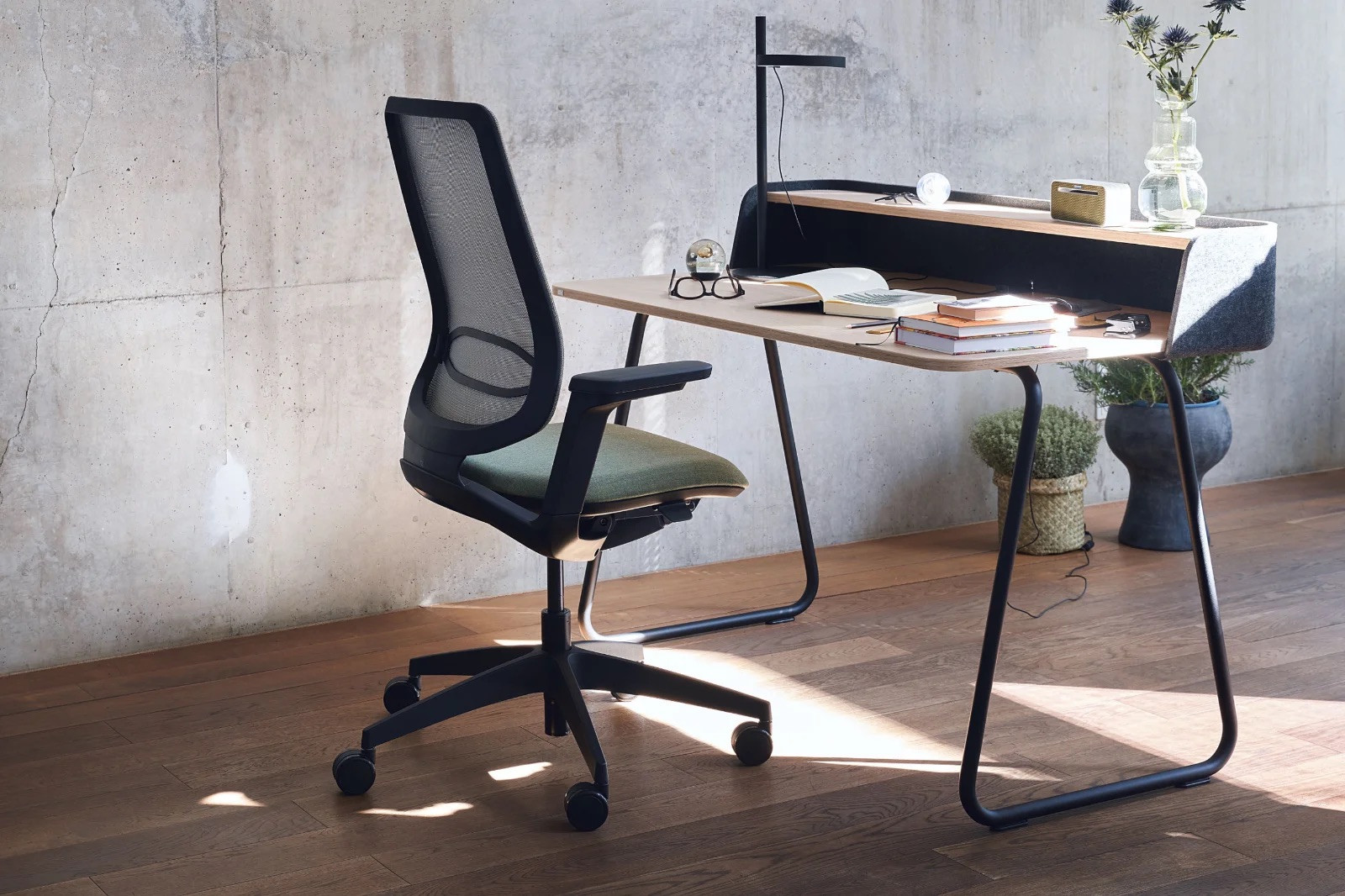 Sedus-se-flex-Burostuhl-mit-Membranbespannung-und-Lordosenstutze-fur-Desk-Sharing