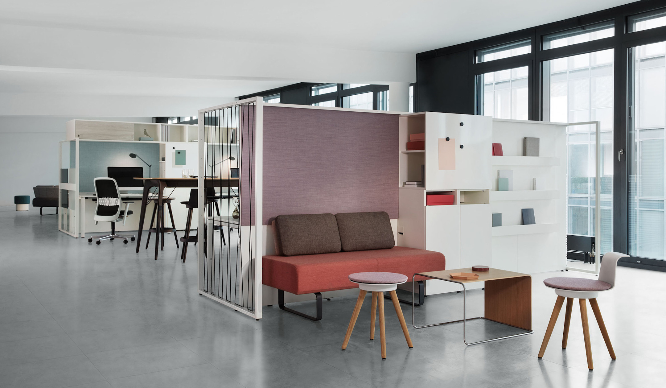 Bene-TIMBA-Stool-in-Steh-oder-Sitzhohe-aus-Massivholz-optional-mit-Lehne