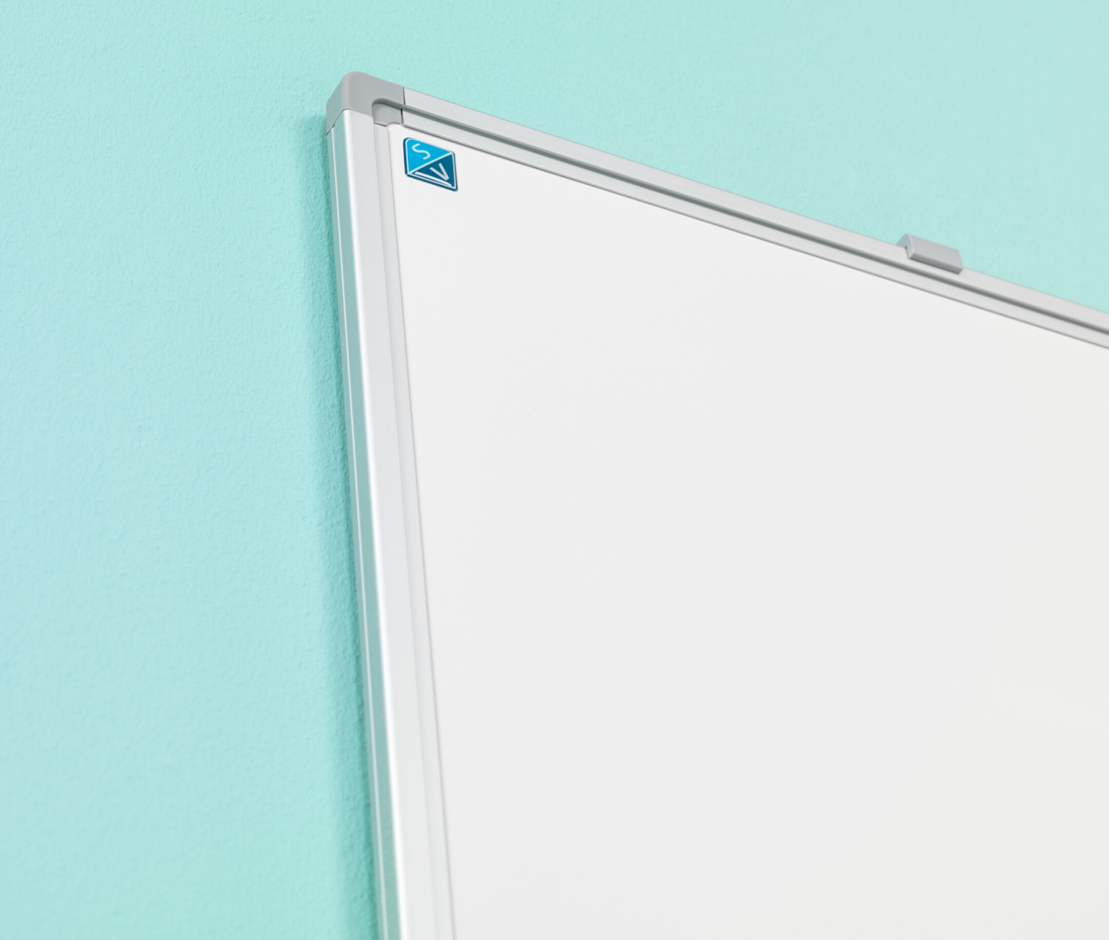 Smit-Whiteboard-Emailstahl-weiss-Softline-8-mm-Aluminiumrahmen-120x180-cm