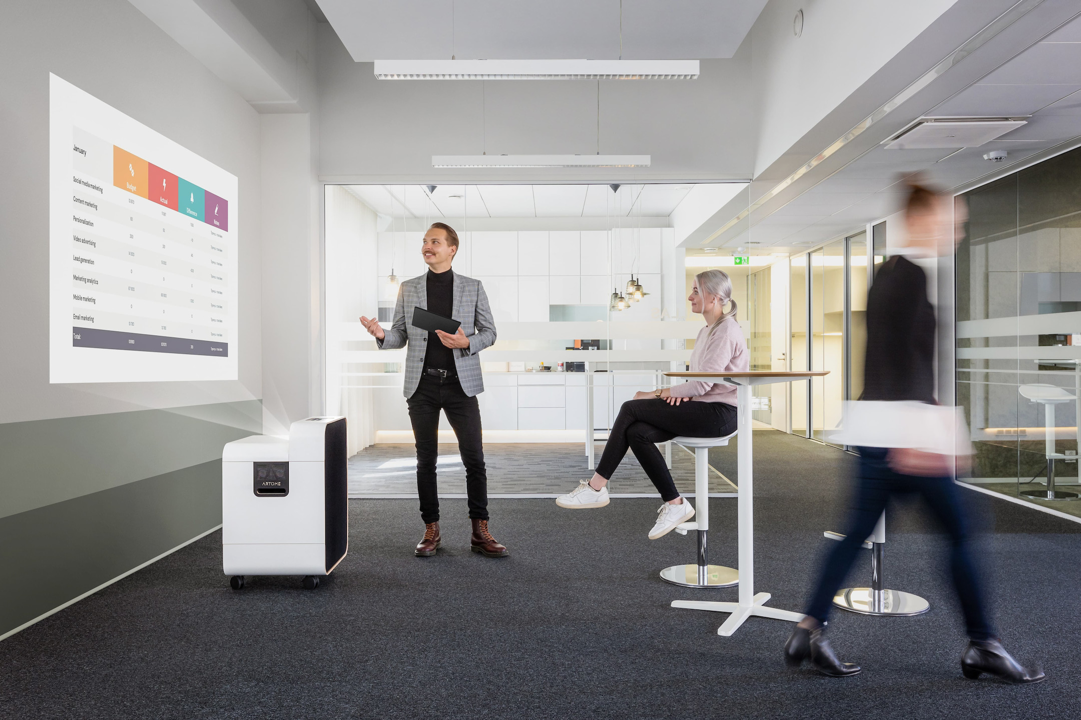 Artome-M10-alles-in-een-videoconferentiesysteem-zwart-gebeitst-essenhout-met-zwarte-stof