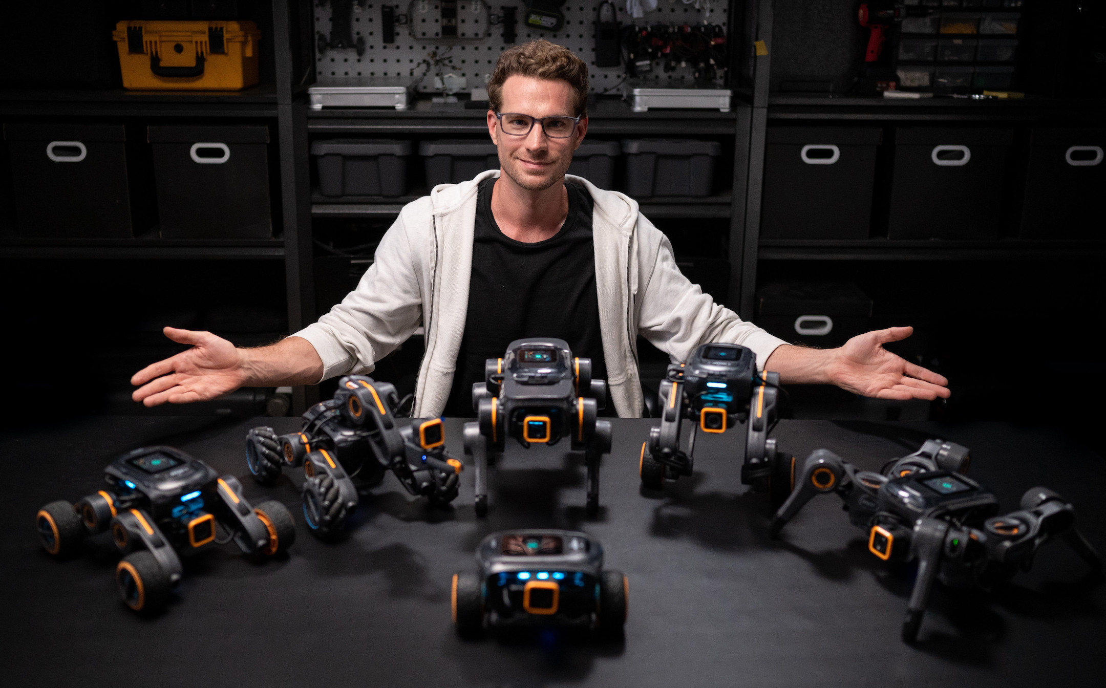 ugot-roboter-ai-space-exploration-education-kit-78-komponenten-zum-bau-von-fuenf-robotermodellen