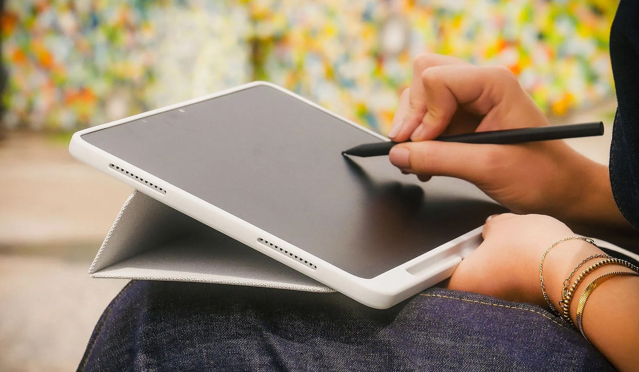 Wacom-MovinkPad-11-hoesje-met-standaard-en-penhouder