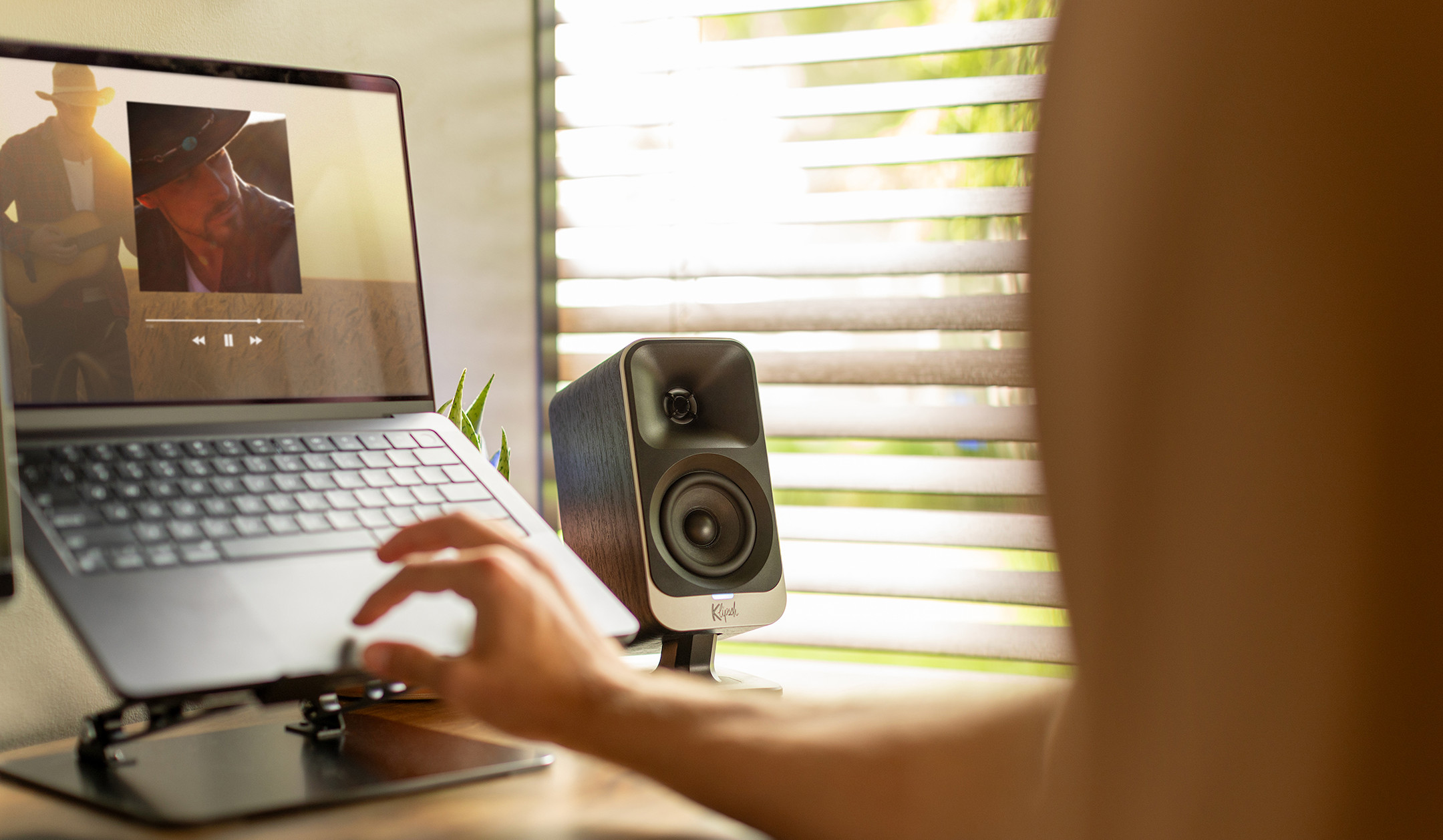 Klipsch-ProMedia-Lumina-aktives-Computer-Lautsprechersystem-mit-Satellitenlautsprecher-und-Subwoofer-Demoware