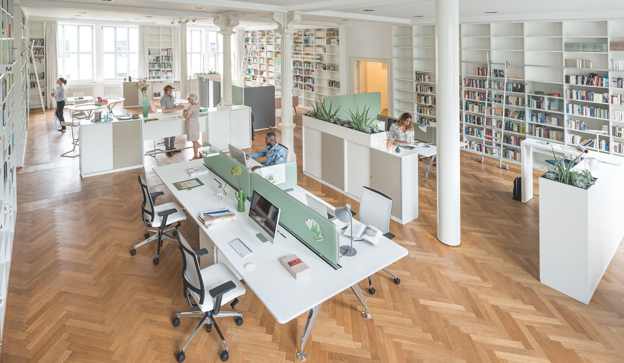 Sedus-se-lab-twin-Doppel-Arbeitsplatz-fur-agile-Teamburos-mit-regelmassigen-Haltungswechsel