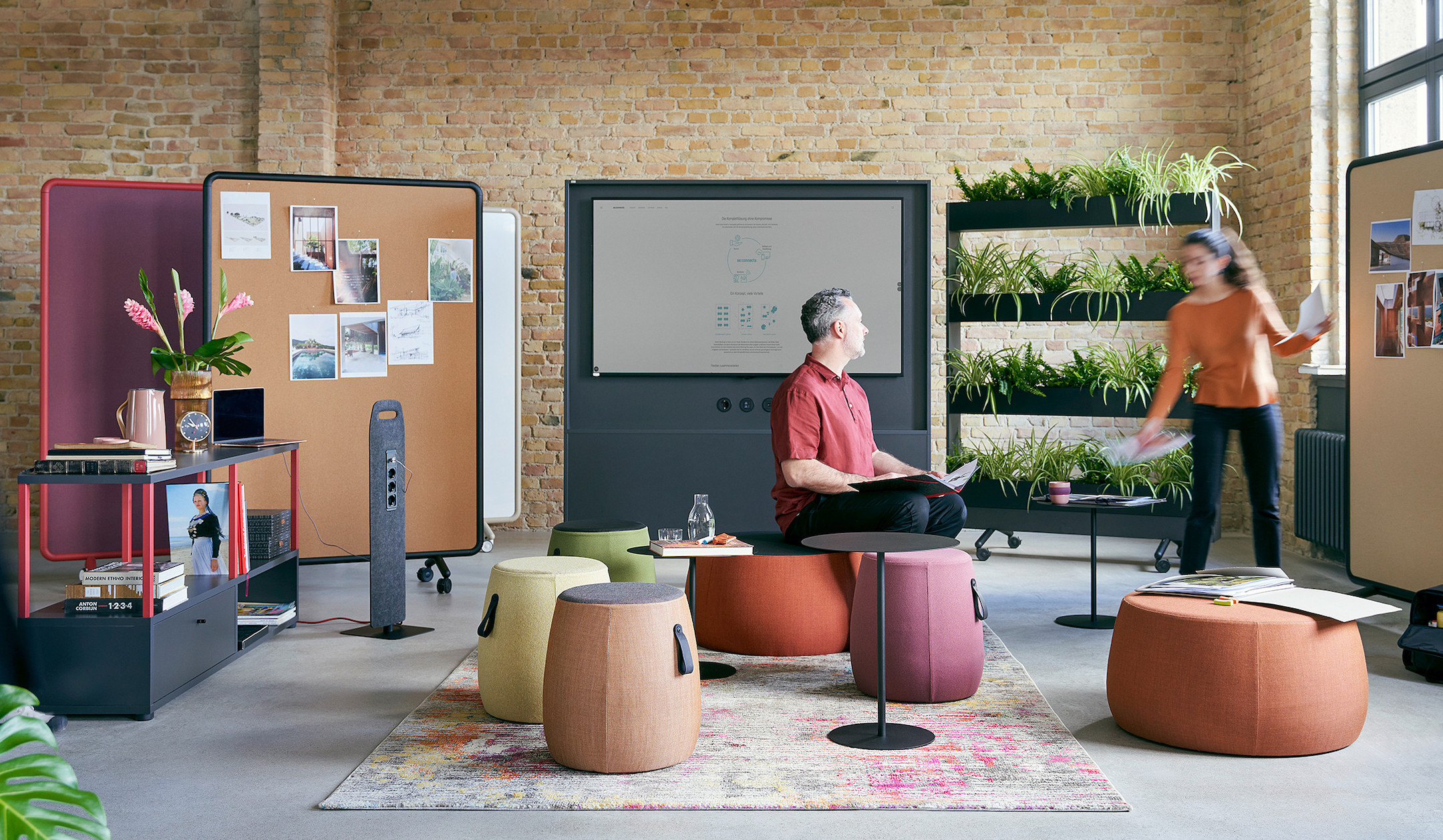 Sedus-se-lab-pin-and-write-Whiteboard-und-Kork-auf-Rollen-fur-kreative-Meetings