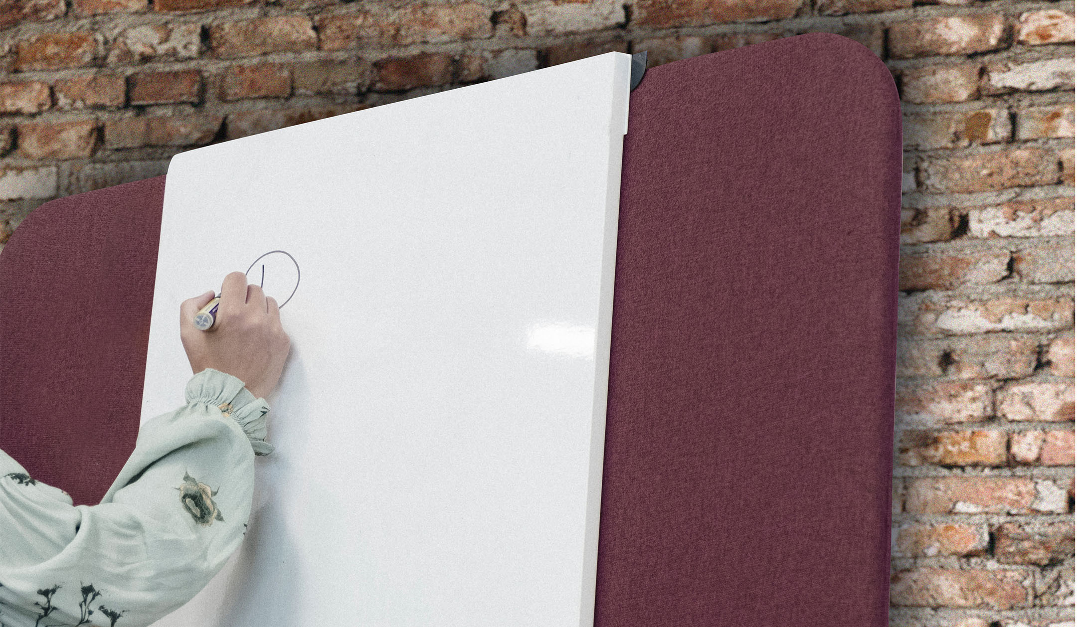ASSMANN-Syneo-Part-Mobile-Stellwand-in-vielfaltigen-Materialvarianten-fur-individuelle-Workspaces