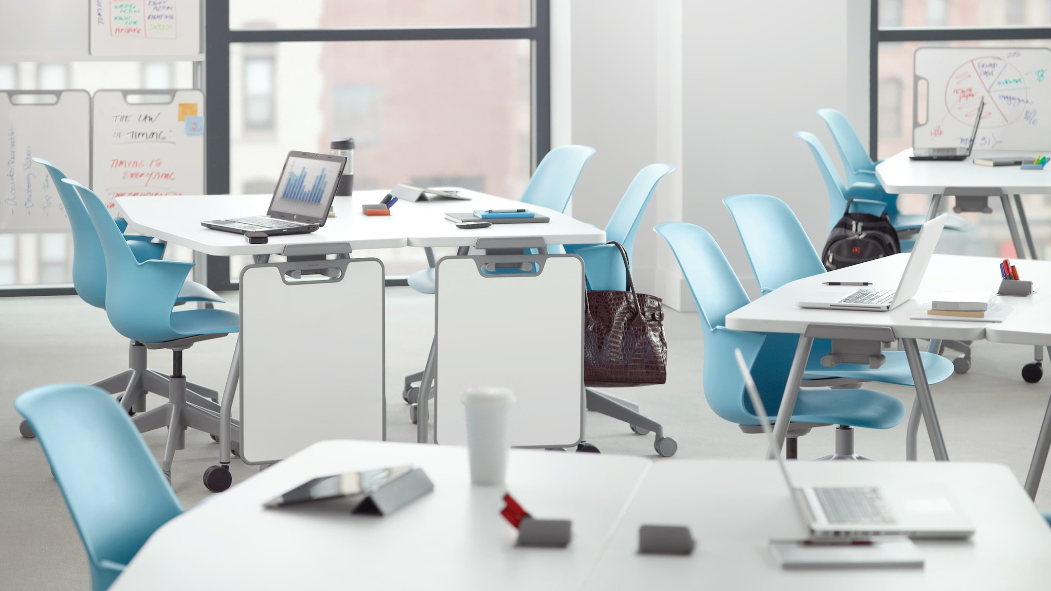 Steelcase-Node-Konferenz-und-Lernstuhl-die-ideale-Sitzlosung-fur-moderne-Klassenraume-und-Buros
