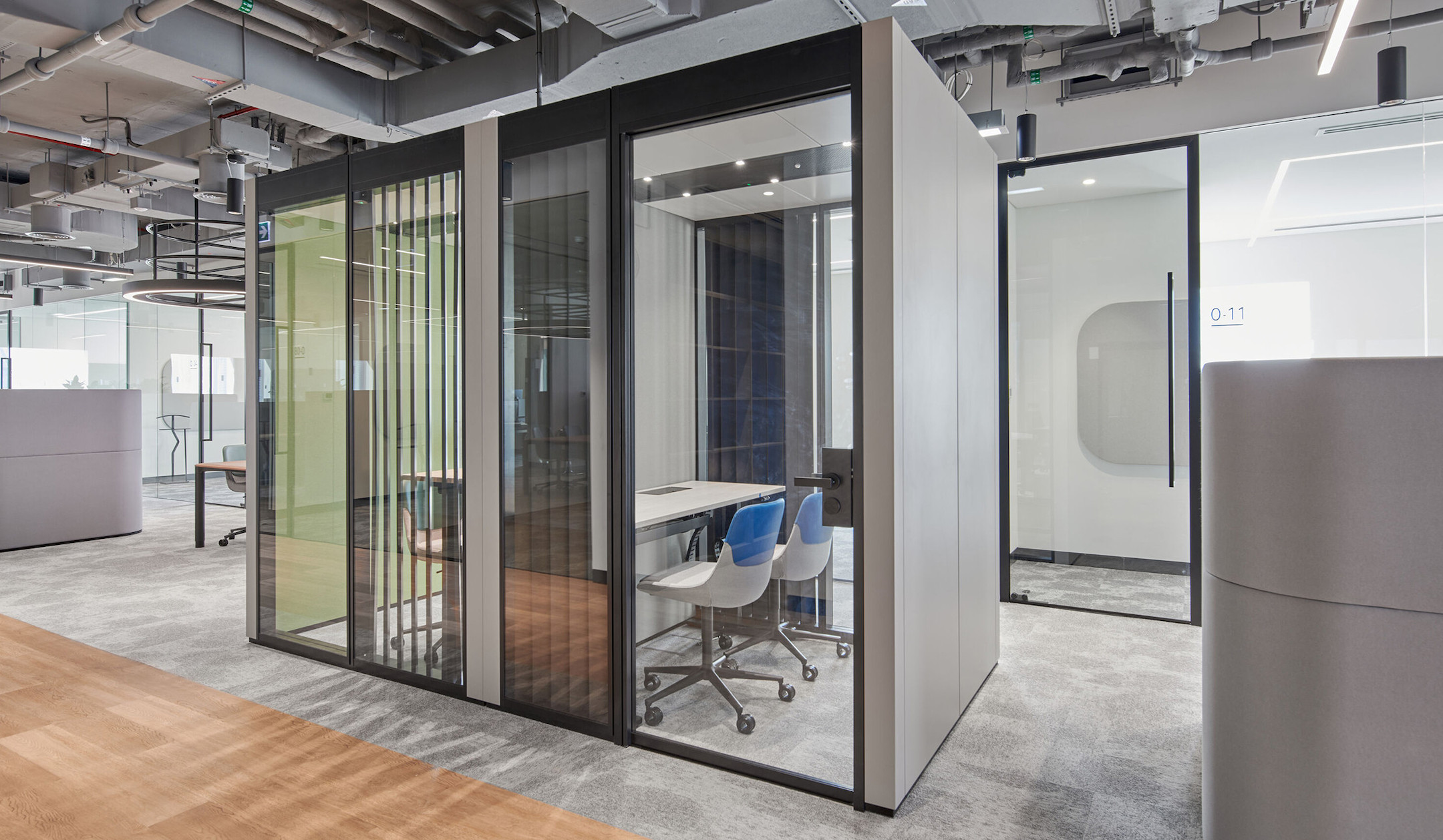 Bene-NOOXS-Think-Tank-modulare-Raumzelle-nutzbar-als-Meeting-oder-Telefonbox