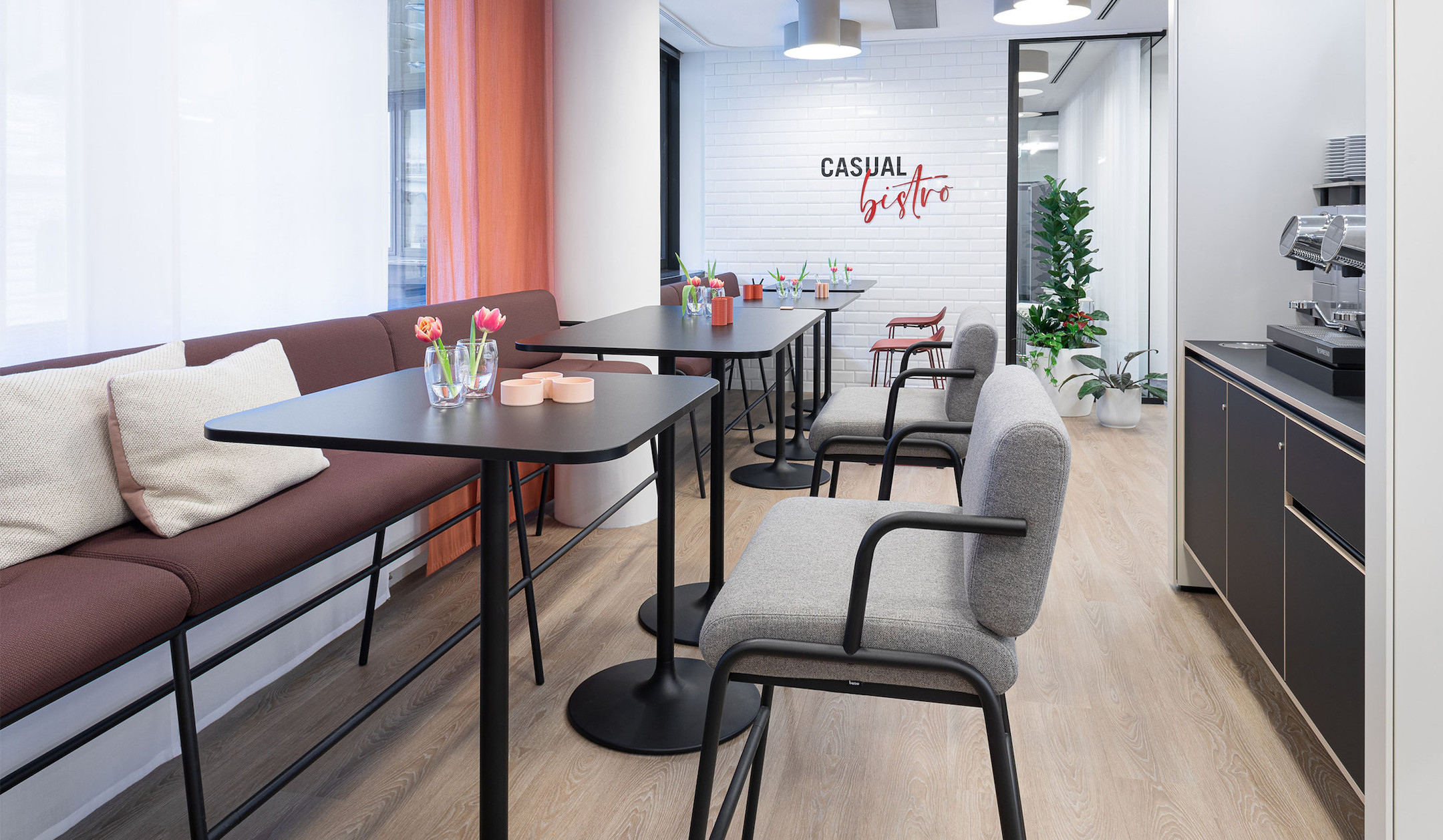 Bene-CASUAL-Table-High-Besprechungstisch-in-Stehhohe-mit-individuell-konfigurierbarer-Plattenform